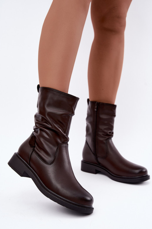 botines aislados arrugados con tacones anchos Sergio Leone BT-08 en chocolate