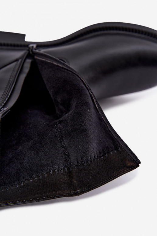 botines aislados arrugados con tacones anchos Sergio Leone BT-08 en negro