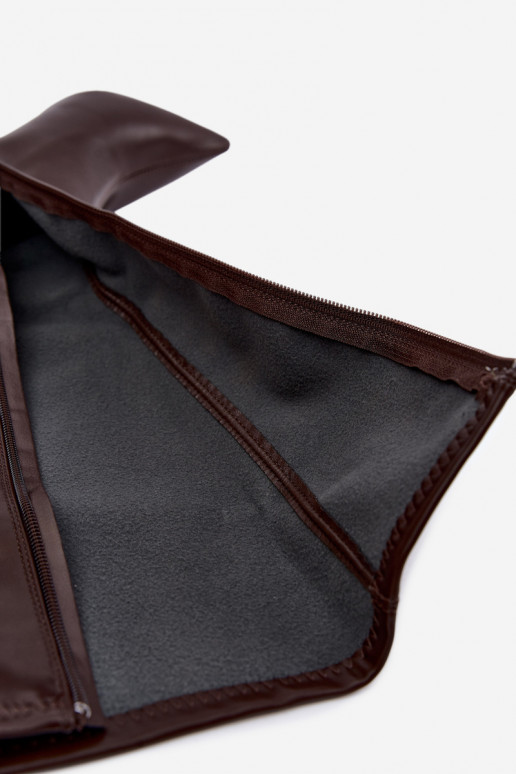 botas altas con tacones y puntas afiladas de cuero sintético en chocolate Amora