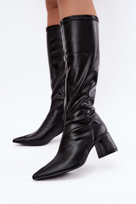 botas altas con tacones y puntas afiladas de cuero sintético en negro Amora