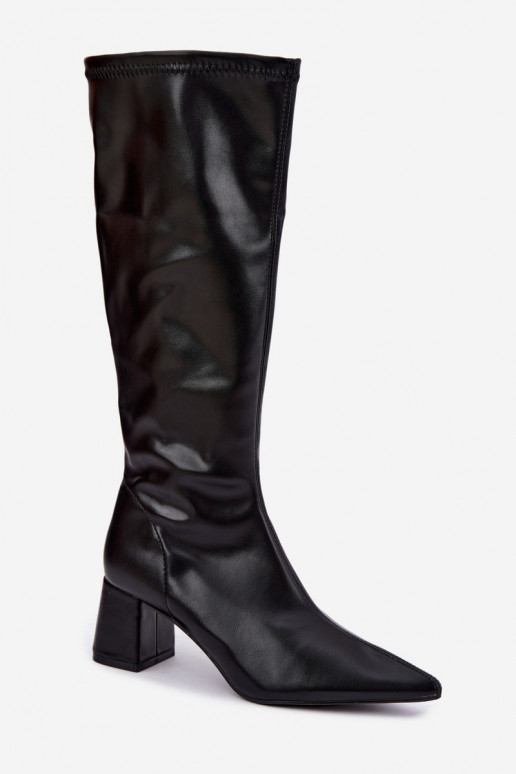 botas altas con tacones y puntas afiladas de cuero sintético en negro Amora