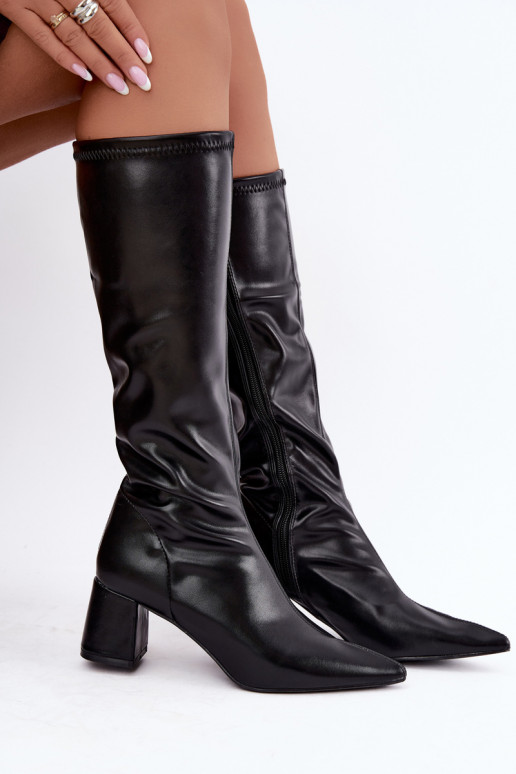 botas altas con tacones y puntas afiladas de cuero sintético en negro Amora
