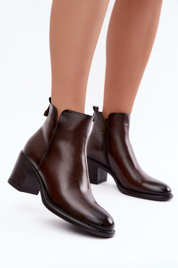 Botines aislados con tacones en marrón oscuro Vinceza 58650 2