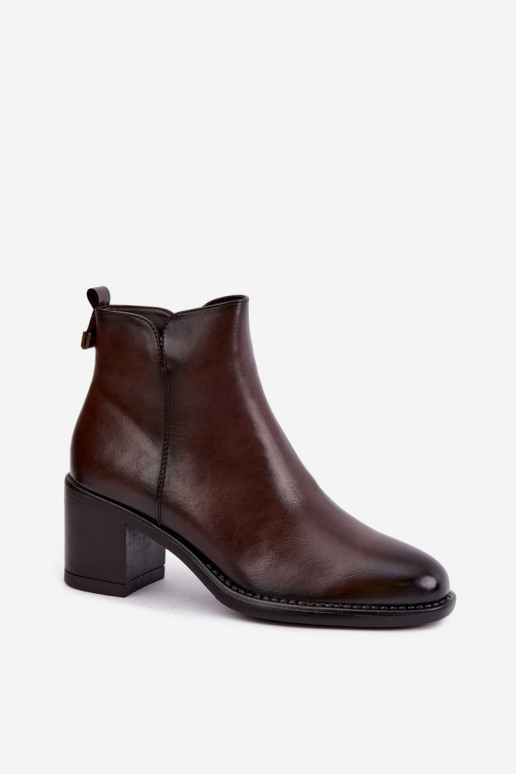 Botines aislados con tacones en marrón oscuro Vinceza 58650