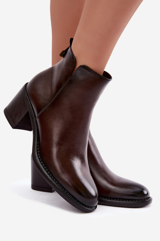 Botines aislados con tacones en marrón oscuro Vinceza 58650