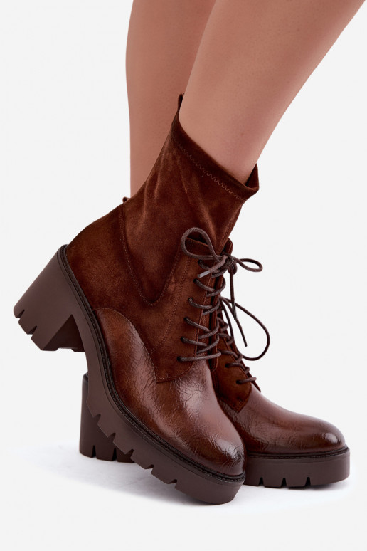 Botines para mujer en tacones gruesos aislados en marrón Vinceza 58665