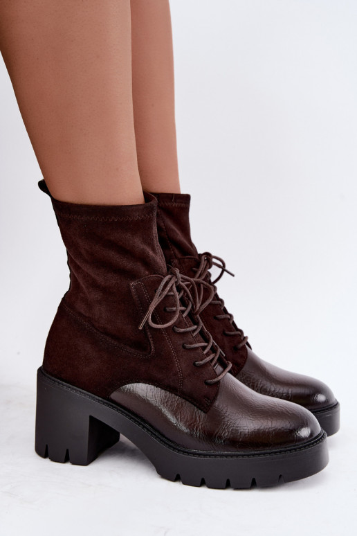 Botines para mujer en tacones gruesos aislados en chocolate Vinceza 58665