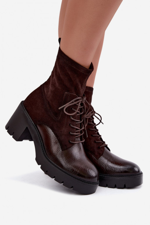 Botines para mujer en tacones gruesos aislados en chocolate Vinceza 58665