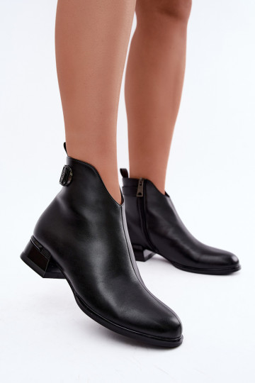Botines aislados con cintas decorativas en negro Vinceza 58692 2