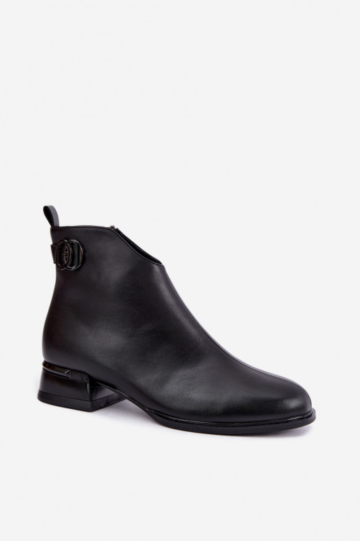 Botines aislados con cintas decorativas en negro Vinceza 58692