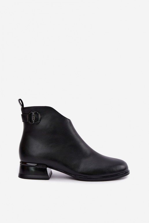 Botines aislados con cintas decorativas en negro Vinceza 58692