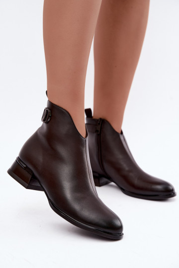 Botines aislados con cintas decorativas en chocolate Vinceza 58692 2