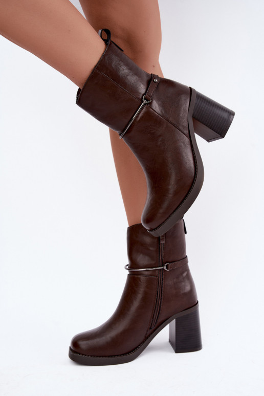 Botines de cuero para mujer aislados con tacones y tacones decorados en chocolate Gracelle
