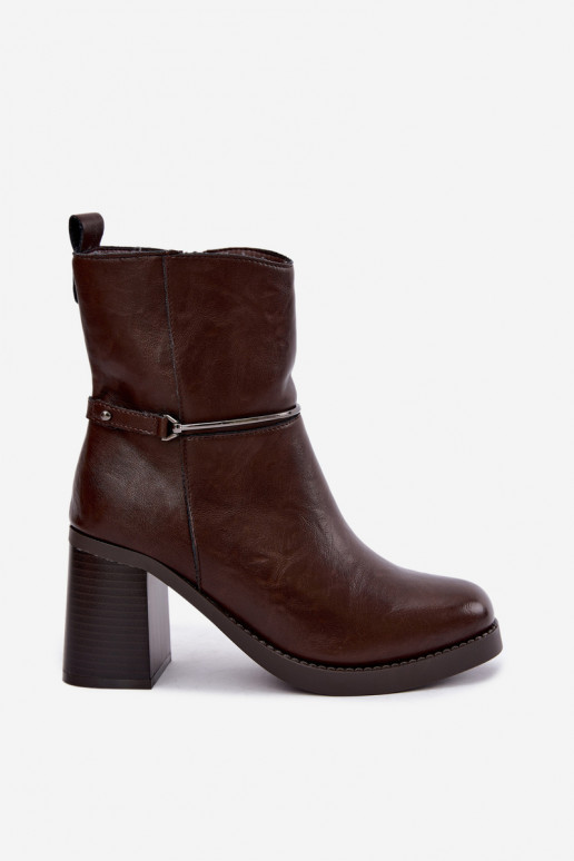 Botines de cuero para mujer aislados con tacones y tacones decorados en chocolate Gracelle