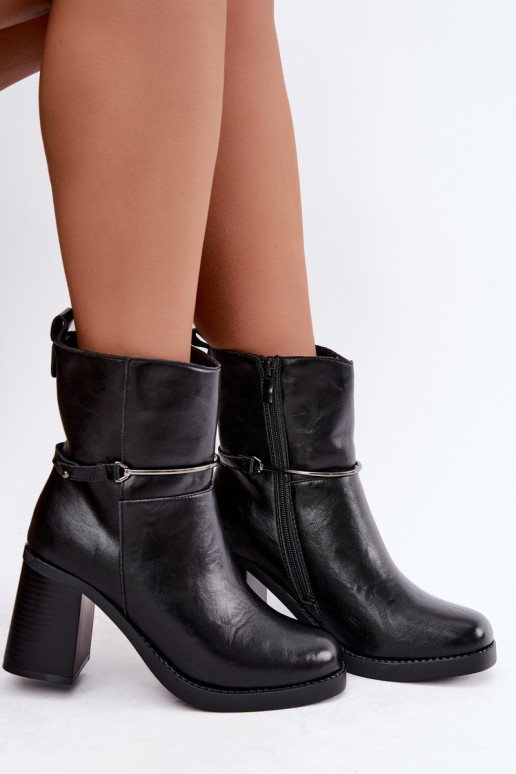 Botines de cuero para mujer aislados con tacones y tacones decorados en negro Gracelle