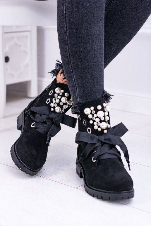 Botines calentitos con perlas artificiales y cinta en negro Perla