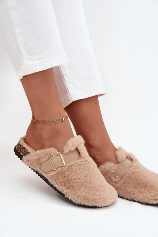chanclas de plataforma para mujer con piel y hebillas en color arena Noraline