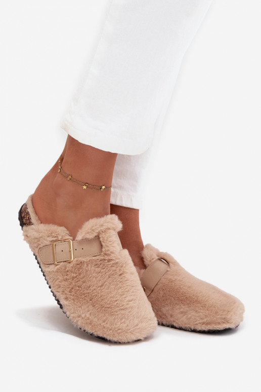chanclas de plataforma para mujer con piel y hebillas en color arena Noraline