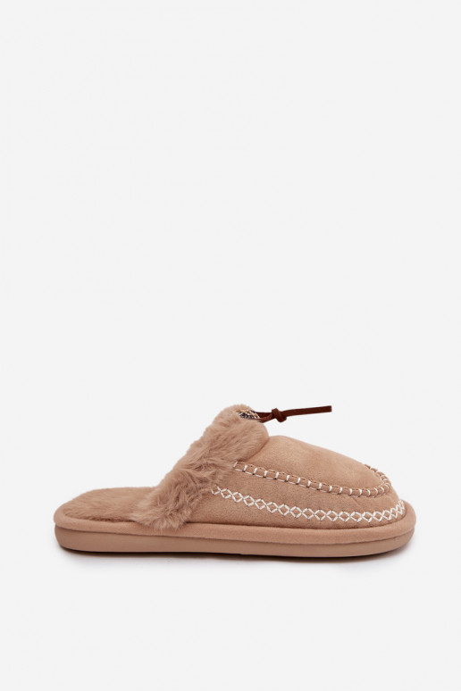 chanclas de mujer con piel y anillos bordados en color arena Perivelle