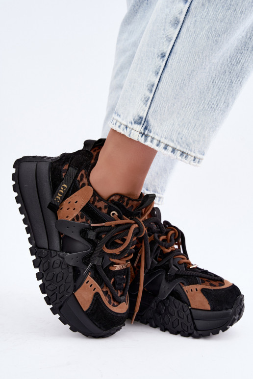 Zapatillas negras de ante sintético con plataforma y detalles de estampado de leopardo GOE UU2N4017