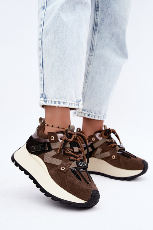 Zapatillas marrones de ante sintético con plataforma GOE UU2N4001