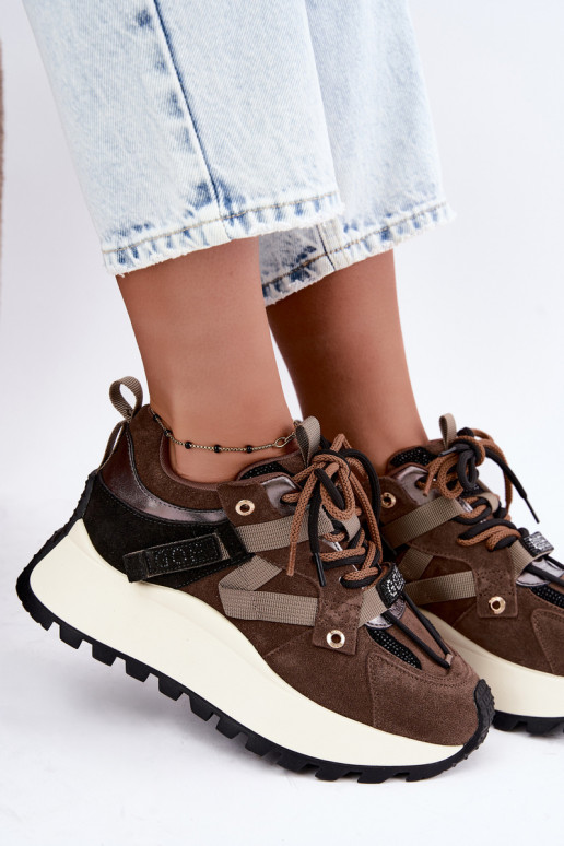 Zapatillas marrones de ante sintético con plataforma GOE UU2N4001