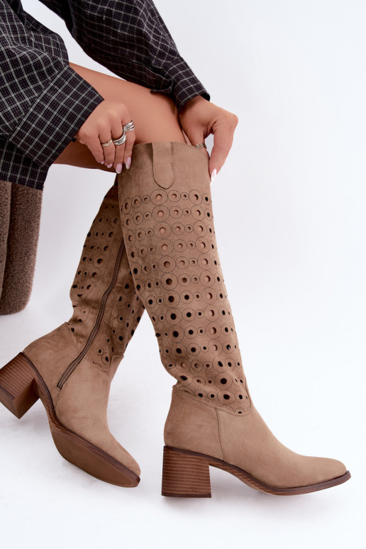 Botas altas con elementos perforados Kireya marrón