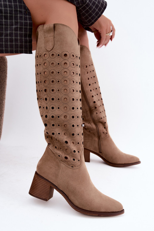 Botas altas con elementos perforados Kireya marrón