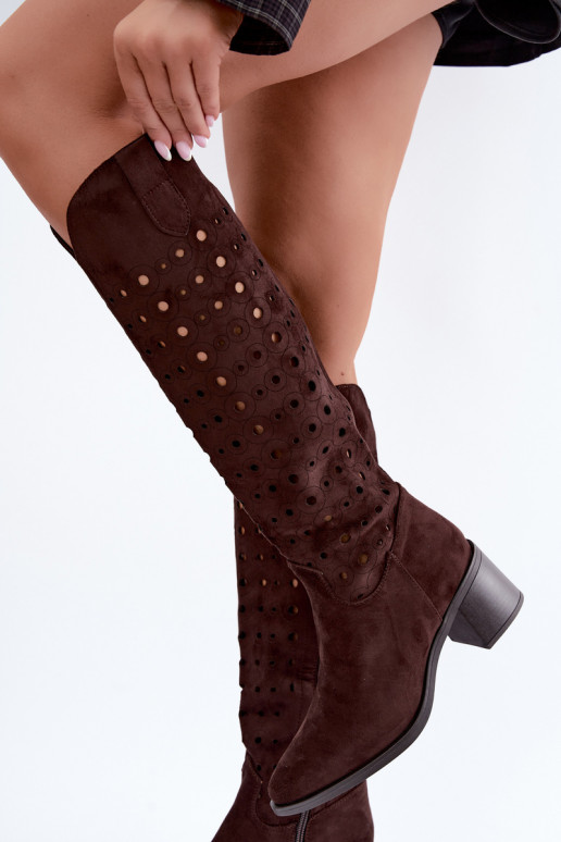 Botas altas con elementos perforados Kireya chocolate
