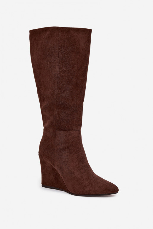 Botas altas de mujer aisladas con plataforma, en color chocolate Rosina