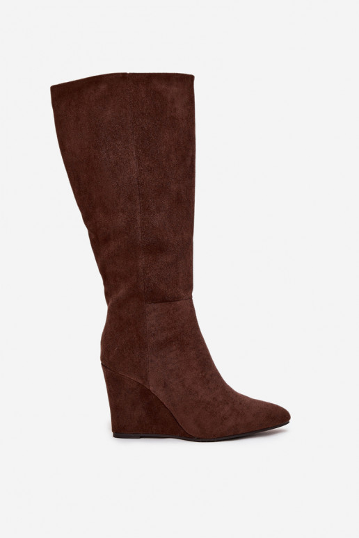 Botas altas de mujer aisladas con plataforma, en color chocolate Rosina