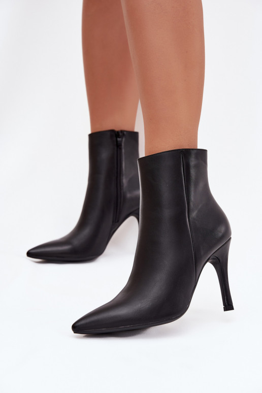 Botines de mujer aislados con tacones finos, de cuero sintético, en negro Nolisse