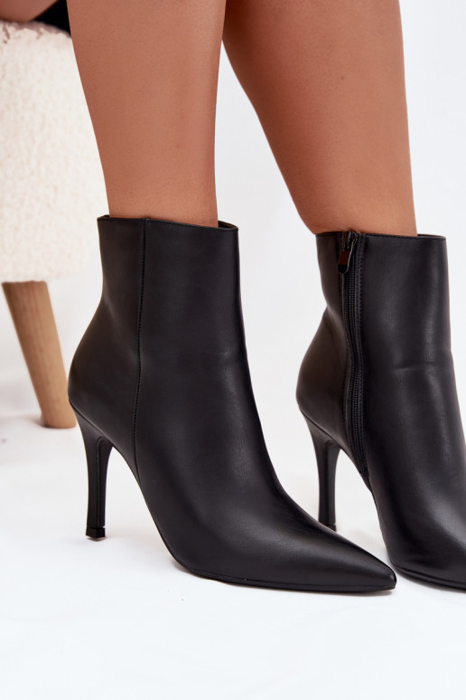 Botines de mujer aislados con tacones finos, de cuero sintético, en negro Nolisse