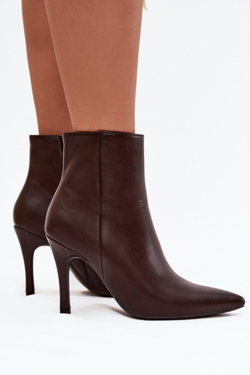 Botines de mujer aislados con tacones finos, de cuero sintético, en chocolate Nolisse