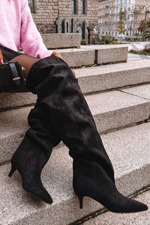 Botas altas para mujer slip-on con tacón fino en negro Ysolienne