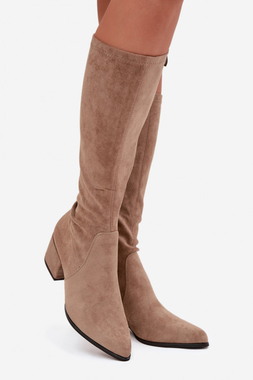 Botas altas para mujer de tacón bajo en ante sintético color arena Sergio Leone KZ212