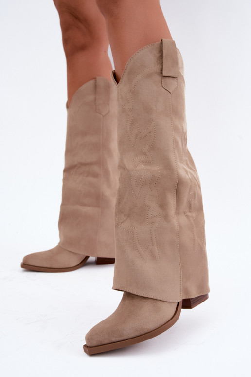 Botas altas de estilo cowboy para mujer con tacones y caña bordada en color arena Terise