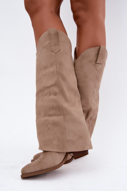 Botas altas de estilo cowboy para mujer con tacones y caña bordada en color arena Terise