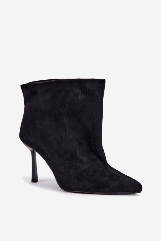 Botines slip-on con tacones finos en negro Kamea