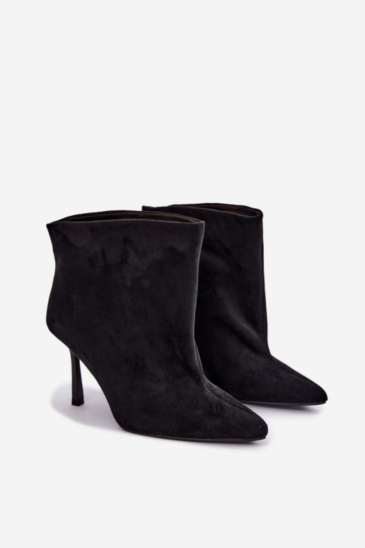 Botines slip-on con tacones finos en negro Kamea