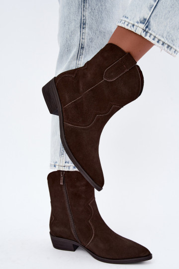 Botas de vaquero de ante color chocolate con tacón bajo Delsa