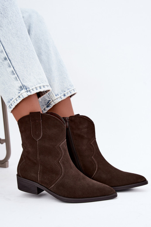 Botas de vaquero de ante color chocolate con tacón bajo Delsa