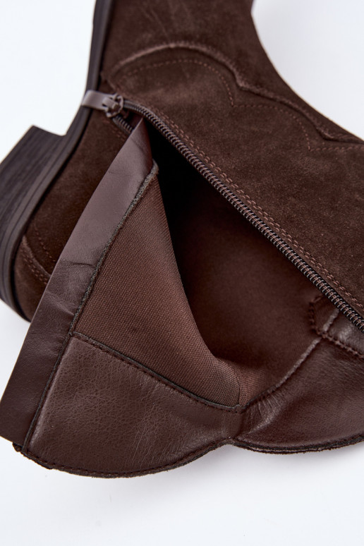 Botas de vaquero de ante color chocolate con tacón bajo Delsa