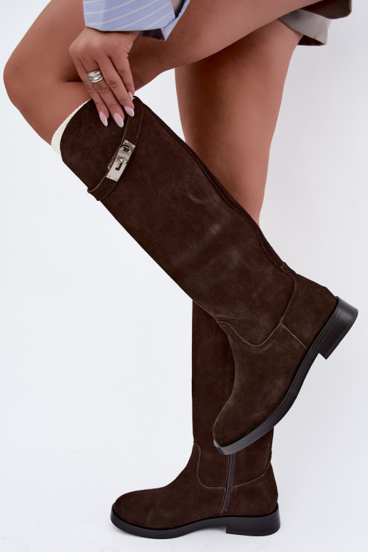 Botas altas de chocolate de ante con correas decorativas Clarimond
