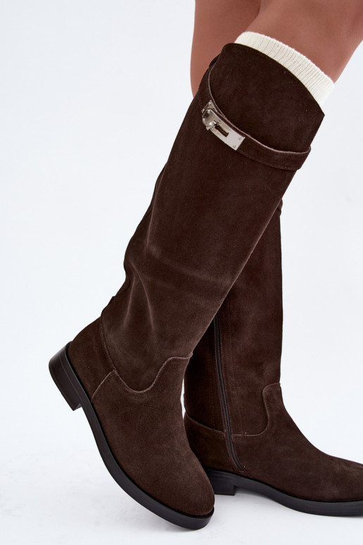 Botas altas de chocolate de ante con correas decorativas Clarimond