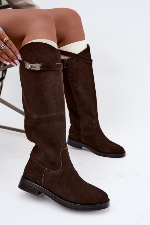 Botas altas de chocolate de ante con correas decorativas Clarimond