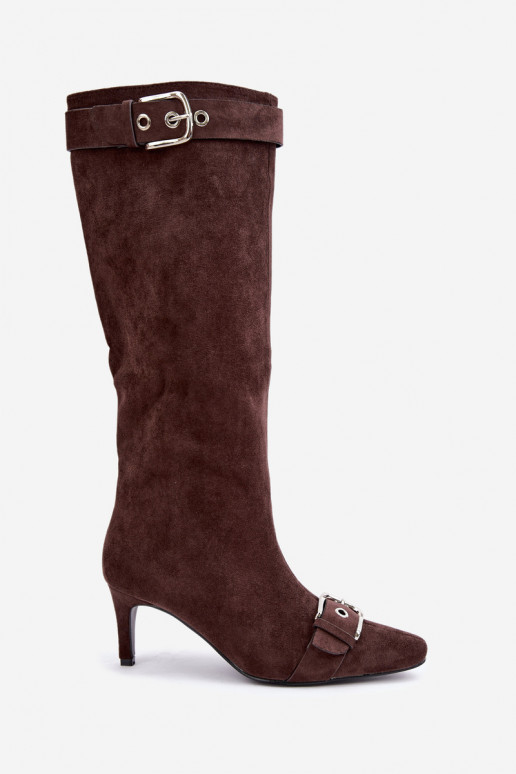 botas altas forradas con tacones finos y hebillas en color marrón Finessia