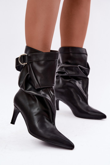 botines sin cordones con tacones finos y correas en color negro Soreya