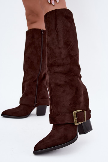 botas altas con tacón y hebillas en color marrón Mirea