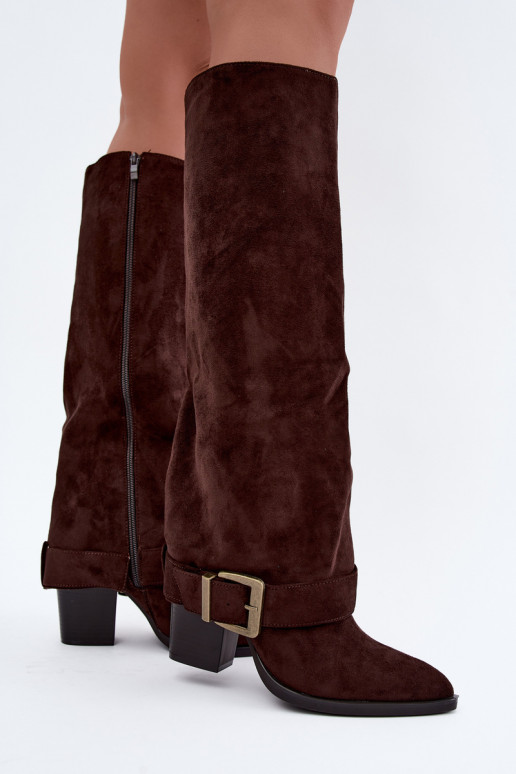 botas altas con tacón y hebillas en color marrón Mirea